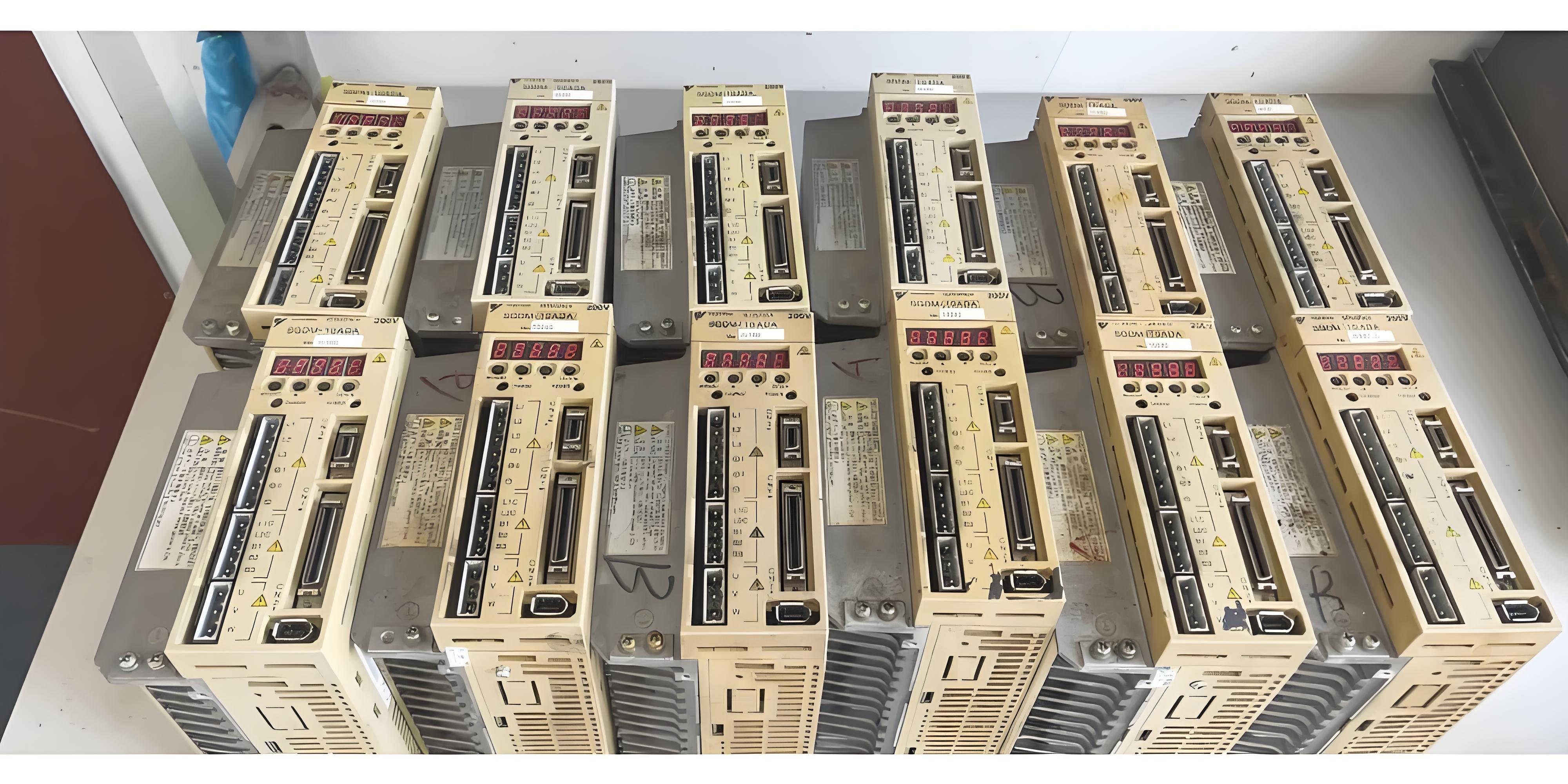 安川驅(qū)動(dòng)器.jpg 安川驅(qū)動(dòng)器.jpg